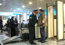 Полицейские отказываются досматривать пассажиров в аэропортах