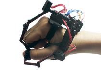 Придумана перчатка-экзоскелет для управления компьютером