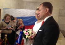 Депутаты Максакова и Вороненков пришли на заседание Госдумы прямо из ЗАГСа