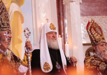 Патриарх Кирилл поздравил верующих с Рождеством и отдельно помолился о мире на Украине