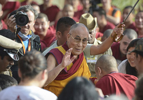 Далай-лама поспорил с Папой Римским: Третью мировую войну развяжет лишь сумасшедший