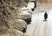 "Аномальный" снегопад парализовал Москву: 1000 ДТП и самые большие пробки в истории