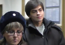 Бил полицейского зонтиком: Ивану Непомнящих предъявлены обвинения по «болотному делу»