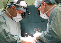 Красноярские хирурги виртуозно удалили опухоль на открытом мозге