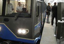 Подвиг пассажиров московского метро: им пришлось раскачать 35-тонный поезд