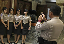 Только девственницы имеют право служить в индонезийской полиции