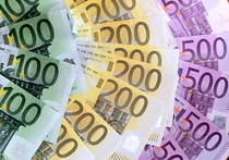 Официальный курс евро упал почти на рубль на фоне подорожавшей нефти