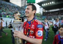 Полузащитник ЦСКА Алан Дзагоев продлил контракт с клубом до 2019 года