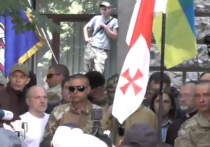 Батальоны «Днепр» и «Донбасс» вышли на Майдан и угрожают Порошенко