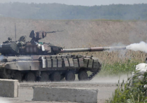 В Снежном идут танки: вдоль границы с Россией