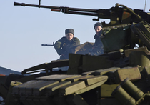 СНБО Украины: Через Горловку прошла трехкилометровая колонна танков ополченцев