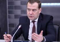 Медведев пообещал «отложенный эффект» от замещения импорта