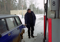 Цены на нефть падают: 40 рублей за литр бензина уже не за горами