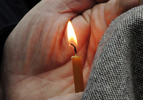 Москвичка получила ожог, пытаясь вытащить кость из горла расплавленной свечой