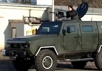 США подарили украинским пограничникам бронированного "Козака"