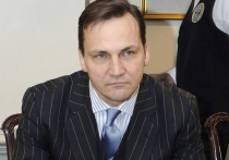 Заявление министра Сикорского об "оральном сексе" Польши с США грозит международным скандалом