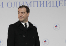 Дмитрий Медведев опробовал машину на спирту: «А пить его можно?»
