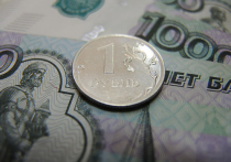 Эксперты объяснили, почему падение рубля не подрывает доверия к власти