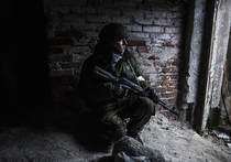 В Мариуполе ищут "жигуленок" с мегафоном, а в Донецке спасают шахтеров