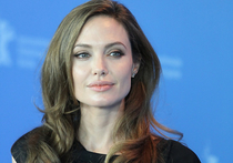 Анджелина Джоли чуть не погибла в ДТП: машина на скорости врезалась в ограждение