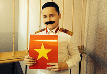 Школьник перепутал двух Иосифов и пришел на рождественский спектакль в костюме Сталина