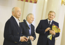 Как вручали премии Москвы в области литературы и искусства 