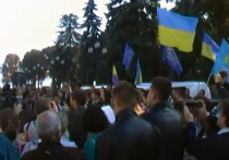 "Не будет люстрации? Будет Майдан!": у здания Верховной рады проходит митинг