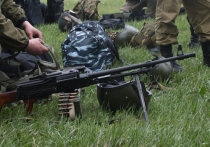 В районе погранперехода "Донецк-Изварино", с украинской стороны с конца июня удерживавшегося ополченцами ЛНР, утром началась интенсивная стрельба