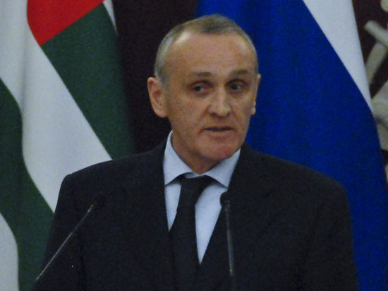 Абхазия получила двух президентов и туманные перспективы 