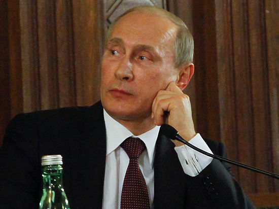 А в Москве кабинеты чиновников чаще стали украшать неформальными изображениями президента