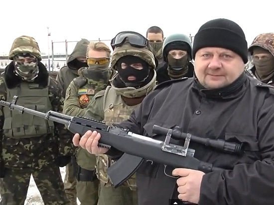 Украинский командир открыл стрельбу по... фотографии