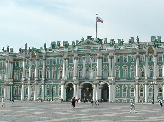 Это сейчас Зимний дворец — один из главных музеев страны....