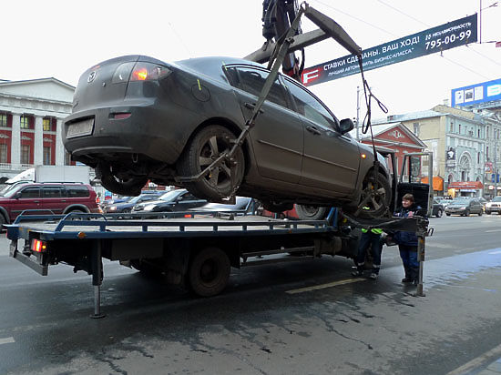 Чиновники пожадничали на компенсации водителям при эвакуации авто