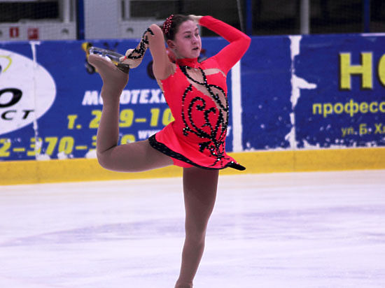 На новогоднем турнире по фигурному катанию в Новосибирске первое место по программе «Мастер спорта» заняла Наталья Бочкова