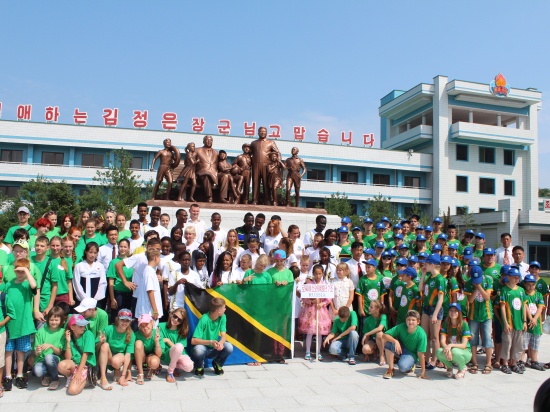 В конце июля 2014 года состоялась очередная ежегодная поездка делегации  приморских детей в КНДР на отдых