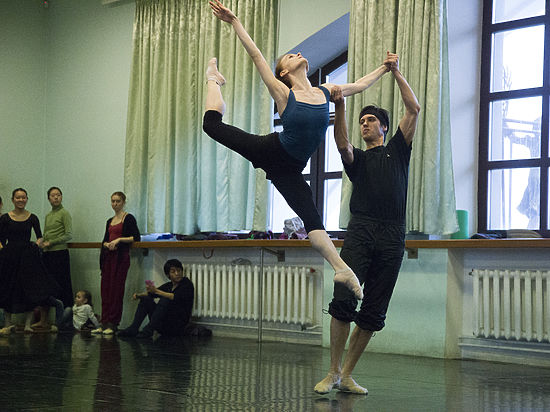 В новом балете Кирилла Симонова снова разговаривают – и на этот раз по-японски