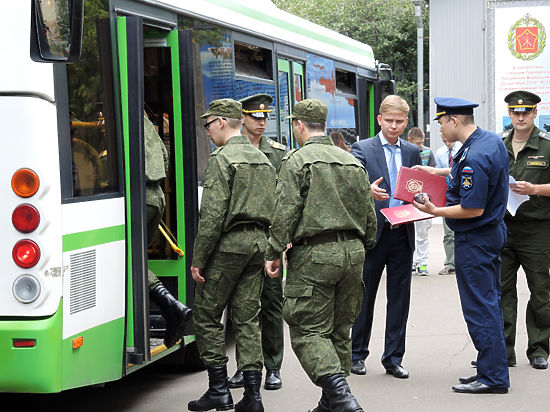 Автором инициативы выступил первый зампред думского комитета по обороне Андрей Красов
