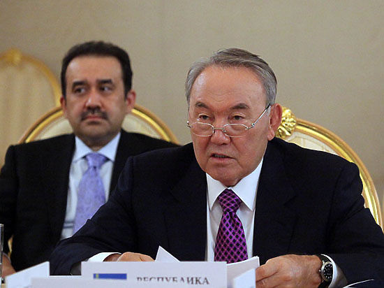 Казахстан на фоне России