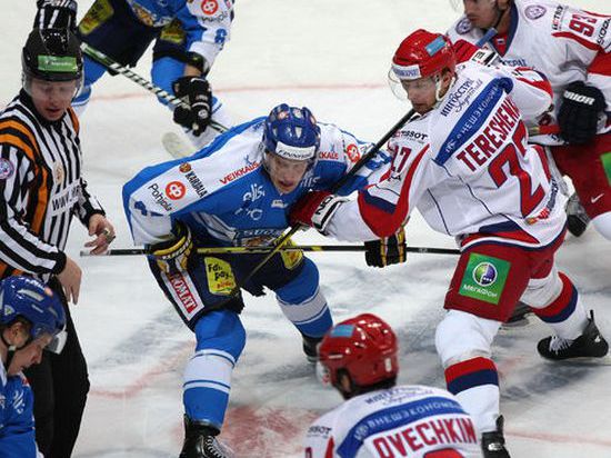 Последний этап Евротура российские хоккеисты начали с поражения