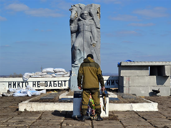 Тяжелое испытание выпало на долю наших бывших соотечественников, волею политиков оказавшихся в другом государстве, сегодня охваченном настоящей гражданской войной