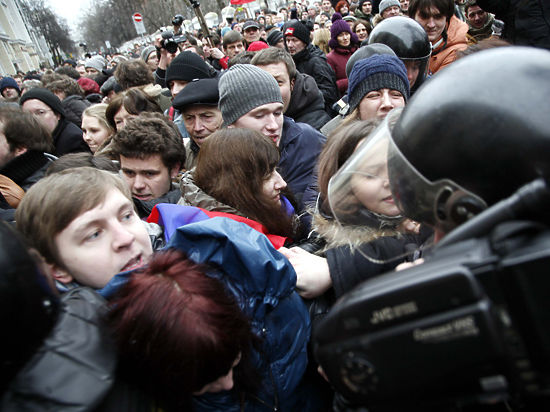 При этом россияне больше не одобряют протесты по политическим мотивам 