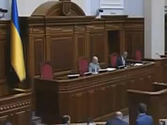 А в киевском суде началось слушание дела о запрете компартии