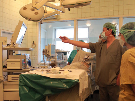 При помощи нового устройства хирурги смогут видеть сквозь пальцы