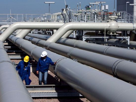 Ограничения затронут российские нефтяные компании и предприятия оборонной промышленности
