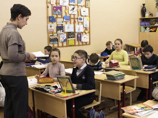 Директора московских школ получают в 2,5 раза больше директоров заводов