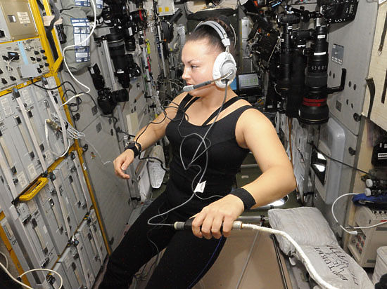 Бортинженер МКС Елена Серова рассказала, как на борту МКС проводятся  медицинские эксперименты