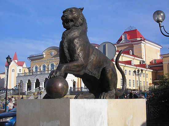 Бронзовые тигры скульптора Миронова могут быть демонтированы из-за необязательности городской власти