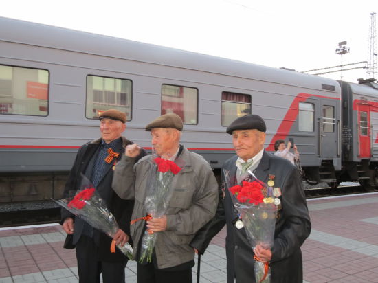 Трое ветеранов с Алтая встретят День Победы в Москве