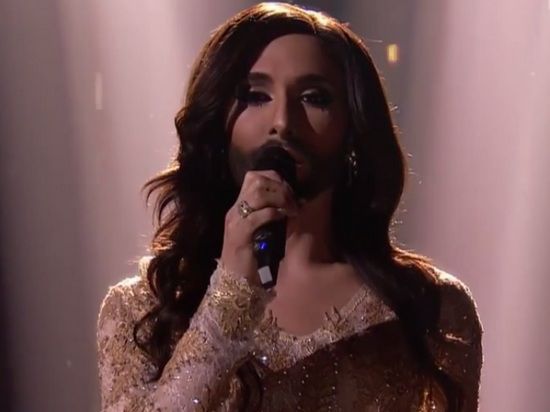 Причиной взорвавшего Рунет флешмоба стала победа бородатой женщины на конкурсе "Евровидение-2014"