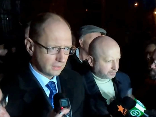 Яценюк и Турчинов затеяли свою игру? Соратники Тимошенко вышли из «Батькивщины» Яценюк и Турчинов затеяли свою игру? Соратники Тимошенко вышли из «Батькивщины»